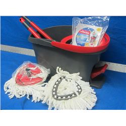 New Vileda easy wring spin mop with extra mop and handle