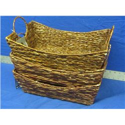 Lot of 3 wicker baskets