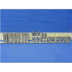 18 piece MAC / Ultra-pro and Challenger / 8 are Mac