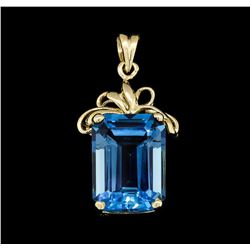 14KT Yellow Gold 15.00 ctw Blue Topaz Pendant