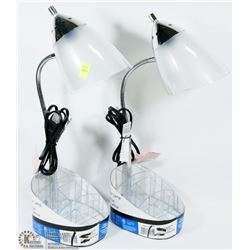 LOT OF TWO MAINSTAYS ORGANIZER LAMPS