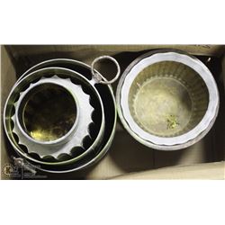 LOT OF INDOOR/PATIO PLANTER  POTS.