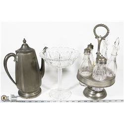 ESTATE BOX WITH VINTAGE ITEMS