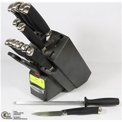 14PC FARBERWARE KNIFE SET IN BLOCK