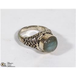 STERLING SILVER AND MOONSTONE RING SIZE 8.25