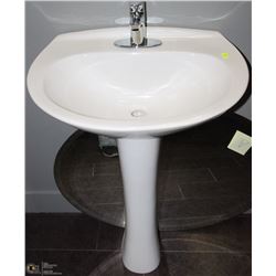 OVAL PEDESTAL SINK FAUCET FIXTURE INCLUDED