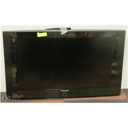 32"  SAMSUNG  LCD TELEVISION WITH REMOTE, NO STAND