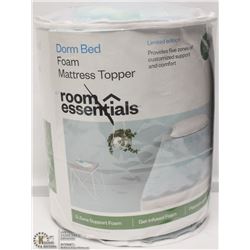 ROOM ESSENTIALS MATTRESS COVER XL TWIN