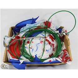 FLAT WITH DOG BANDANAS AND LEASH