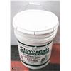 Image 1 : 5 GAL. CLOVERDALE PREMIUM CLASSIC WHITE BASE