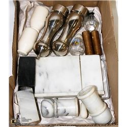 BOX OF COLLECTIBLE SALT & PEPPER SETS