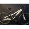Image 1 : WHITE NORCO KATMANDU 21 SPEED FRONT SUSPENSION MOUNTAIN BIKE WITH FULL DISC BRAKES