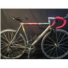 Image 1 : GREY ECLIPSE ULTRA LIGHT 20 SPEED RACING BIKE