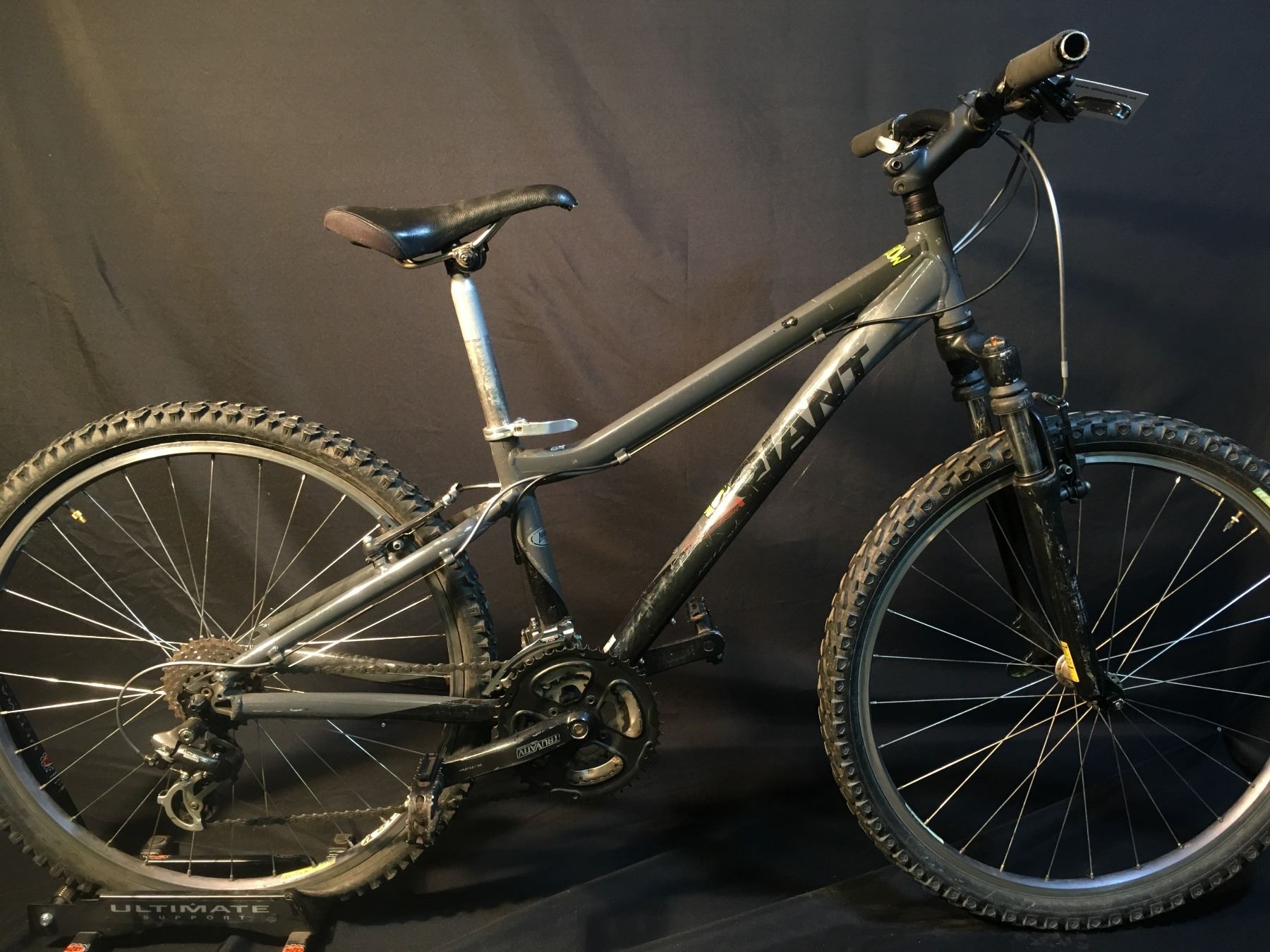 giant boulder 21 speed mountain bike