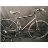 Image 1 : GREY DEVINCI OPTIMUM 2 24 SPEED HYBRID BIKE WITH FULL DISC BRAKES