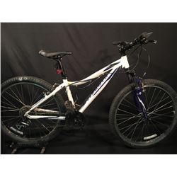 WHITE SPECIALIZED MYKA 21 SPEED FRONT SUSPENSION MOUNTAIN BIKE