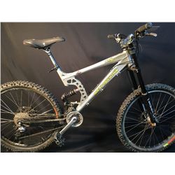 GREY ROCKY MOUNTAIN RM6 18 SPEED FULL SUSPENSION MOUNTAIN BIKE WITH FULL DISC BRAKES
