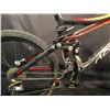 Image 2 : GREY DEVINCI DIXON CARBON 20 SPEED FULL SUSPENSION DOWNHILL MOUNTAIN BIKE WITH FULL HYDRAULIC DISC