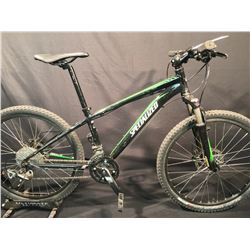BLACK SPECIALIZED HOTROCK 24 SPEED FRONT SUSPENSION KIDS MOUNTAIN BIKE WITH FULL DISC BRAKES