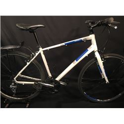 WHITE DIAMONDBACK INSIGHT 21 SPEED HYBRID BIKE
