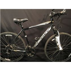 BLACK SCOTT SPORTSTER 24 SPEED FRONT SUSPENSION MOUNTAIN BIKE WITH FULL DISC BRAKES