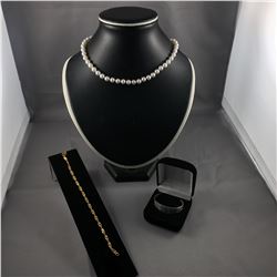 3 PIECES TTL. 1 - STRAND OF ROUND WHITE AKOYA CULTURED PEARLS, DIAM 6.50-7MM, COLOUR FINE WHITE,