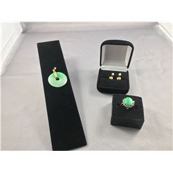 PAIR OF 18KT YELLOW GOLD DIAMOND EARRINGS. FOUR CLAW SET WITH  A ROUND BRILLIANT CUT DIAMOND