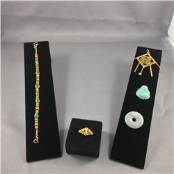 ONE LADIES 22-24KT YELLOW GOLD DRESS RING REPLACEMENT VALUE: $375. ROUND SHAPED BURMESE JADEITE