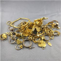 COLLECTION OF YELLOW AND WHITE GOLD BROKEN PIECES OF JEWELLERY SUITABLE FOR MELT AND SCRAP