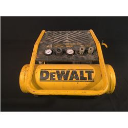 DEWALT 2 GALLON 150 PSI TRIM COMPRESSOR