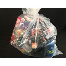 BAG OF ASSORTED KITCHEN & HOUSEHOLD PRODUCTS: PANS, WATER BOTTLES & MORE
