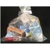 Image 1 : BAG OF ASSORTED KITCHEN & HOUSEHOLD PRODUCTS: KNIVES, FLATWARE, TRAVEL MUGS & MORE