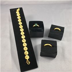 ONE 22KT YELLOW GOLD BRACELET 19CM LONG  WITH A DIAMOND CUT DESIGN OF STARS REPLACE4MENT VALUE: