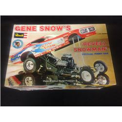 REVELL REVELL SNOWMAN 1/25 SCALE UNASSEMBLED MODEL KIT IN BOX