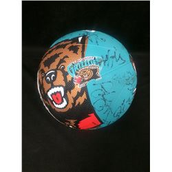 VANCOUVER GRIZZLIES AUTOGRAPHED BASKETBALL