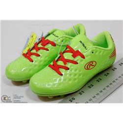 PAIR OF CHILDRENS RAWLINGS GOLF SHOES ,SIZE 12