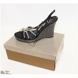 BLACK METALLIC WEDGES BY CELESTE SIZE 6.5
