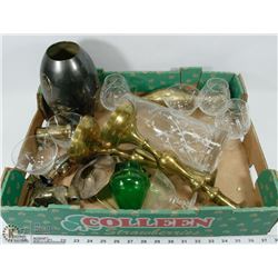 ESTATE FLAT OF GLASSWARE CANDLEHOLDERS