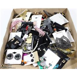 FLAT OF NEW FASHION EARRINGS 40 PAIRS IN TOTAL