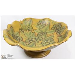 BEIGE DECORATIVE CENTER PIECE