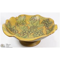 BEIGE DECORATIVE CENTER PIECE