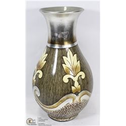 NEW DECORATIVE VASE