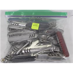 BAG OF UTILITY POCKET KNIVES