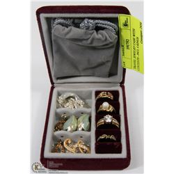 TRAVEL JEWELRY CASE WITH CONTENTS - INCL 4 RINGS