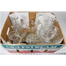 BOX 13) ASSORTED VASES INCL 6 OLD FASHION FROGS