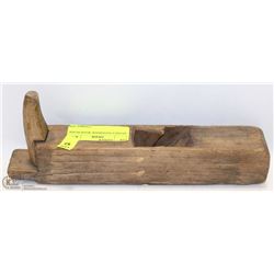 ANTIQUE HANDMADE WOOD PLANE.