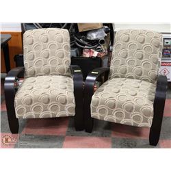 PAIR OF SHOWHOME WOOD AND FABRIC ACCENT CHAIRS