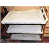 Image 1 : METRO 3 TIER ROLLING CART