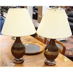 PAIR OF ESTATE WOOD TONE CERAMIC TABLE LAMPS