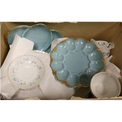 14) 30PC "DIANNE RIDGEWAY WHITE MIST CHINA COMES